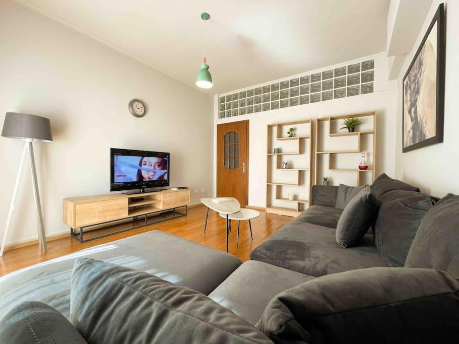 Downtown Flat Near Center With 24h Self Check-in Tirana
